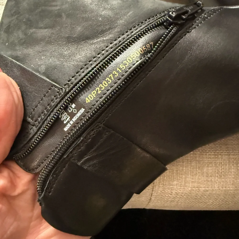 ECCO Black Leather Ankle Booties Side Zip Comfort Heel Size 40 (US 9–9.5) - Picture 10 of 13